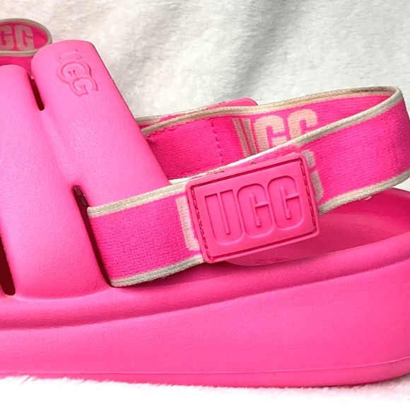 UGG Big Kids Sport Yeah Sandals Taffy Pink Size 4K - Picture 8 of 14
